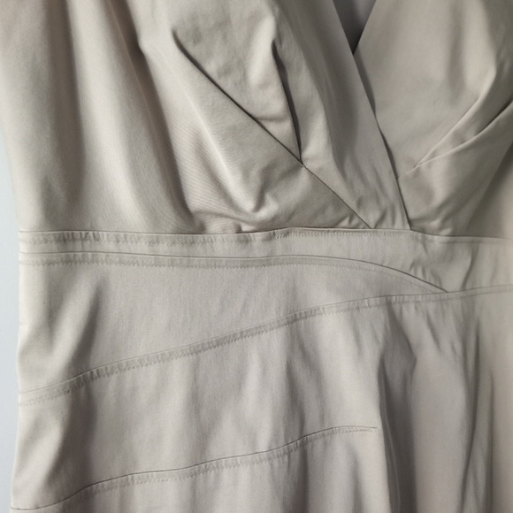 NWOT *TAN* Elie Tahari "Sonya" Stretch Cotton Blend Surplice Top Lined Dress 4 - Picture 4 of 10